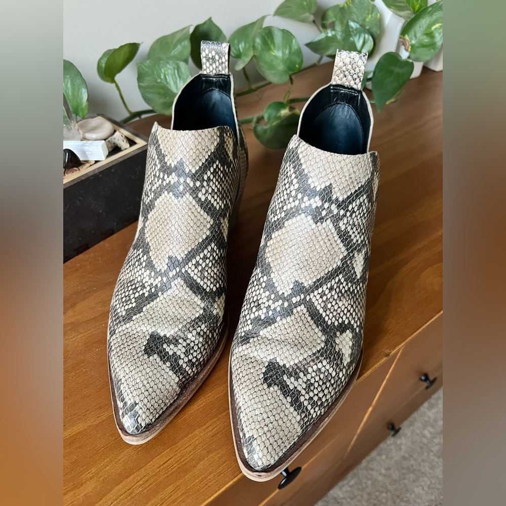 Dolce Vita Snake Print Booties Size 8 - Picture 2 of 10